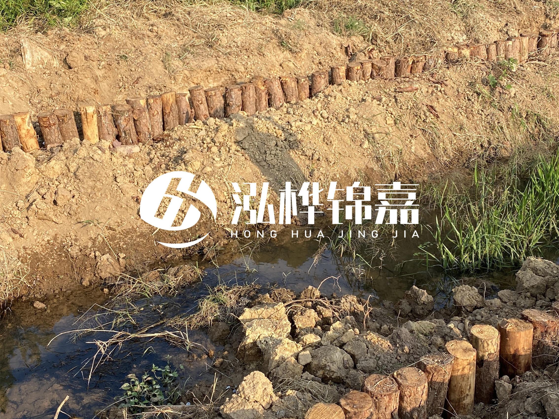 防汛木樁價(jià)格中的施工費(fèi)如何計(jì)算？水下打樁和陸地打樁費(fèi)用差異？